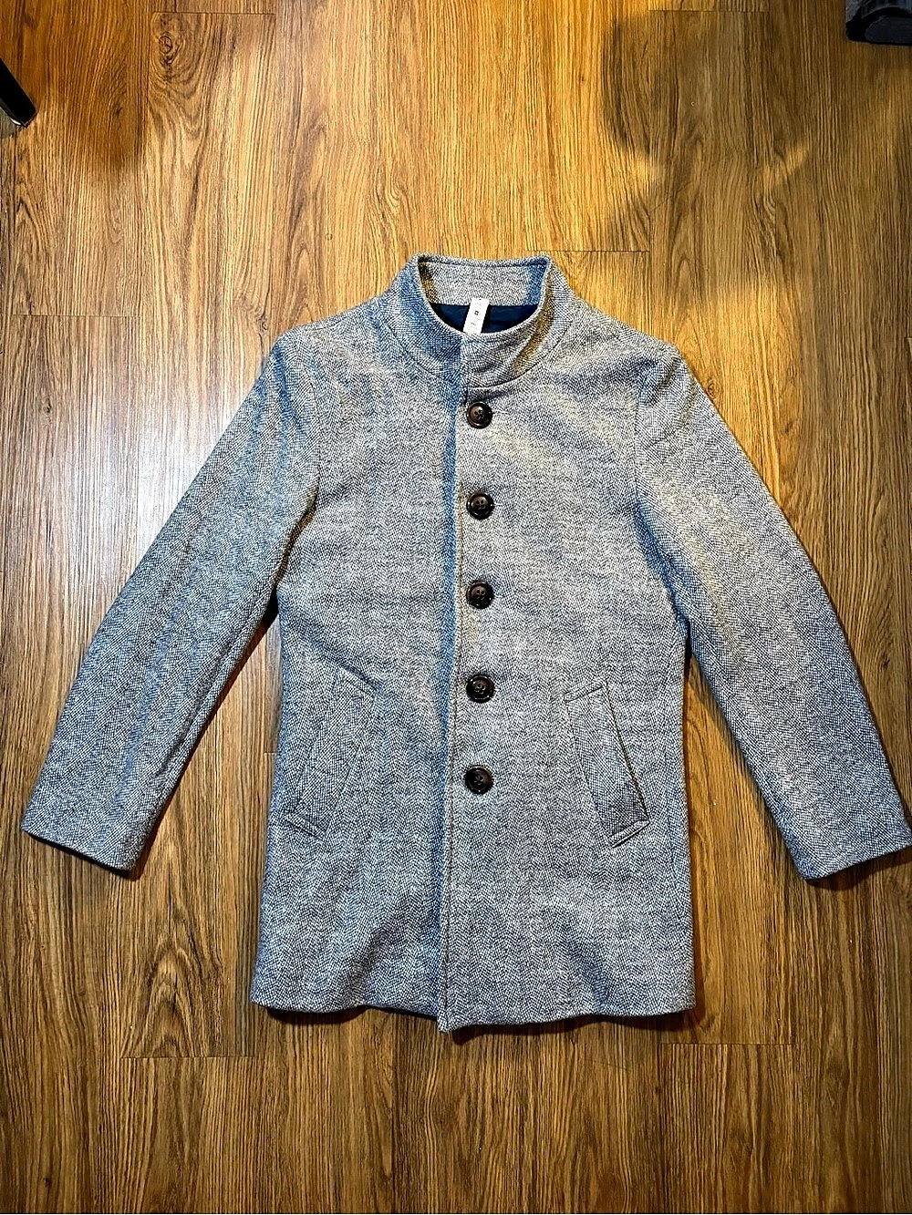 Open Button Overcoat in Grey